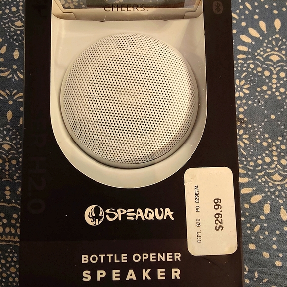 NWT Bottle Opener Bluetooth Speaker - Picture 1 of 4